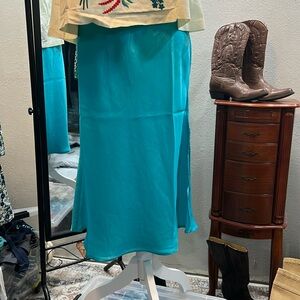 Gorgeous BOG blue midi skirt, side slit elastic waist
